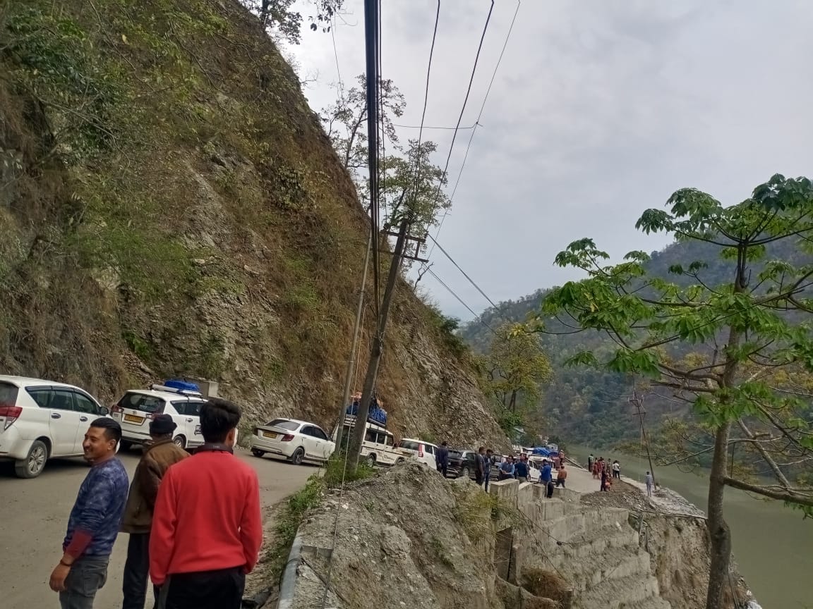 Army truck fell into Teesta river, rescue operation on