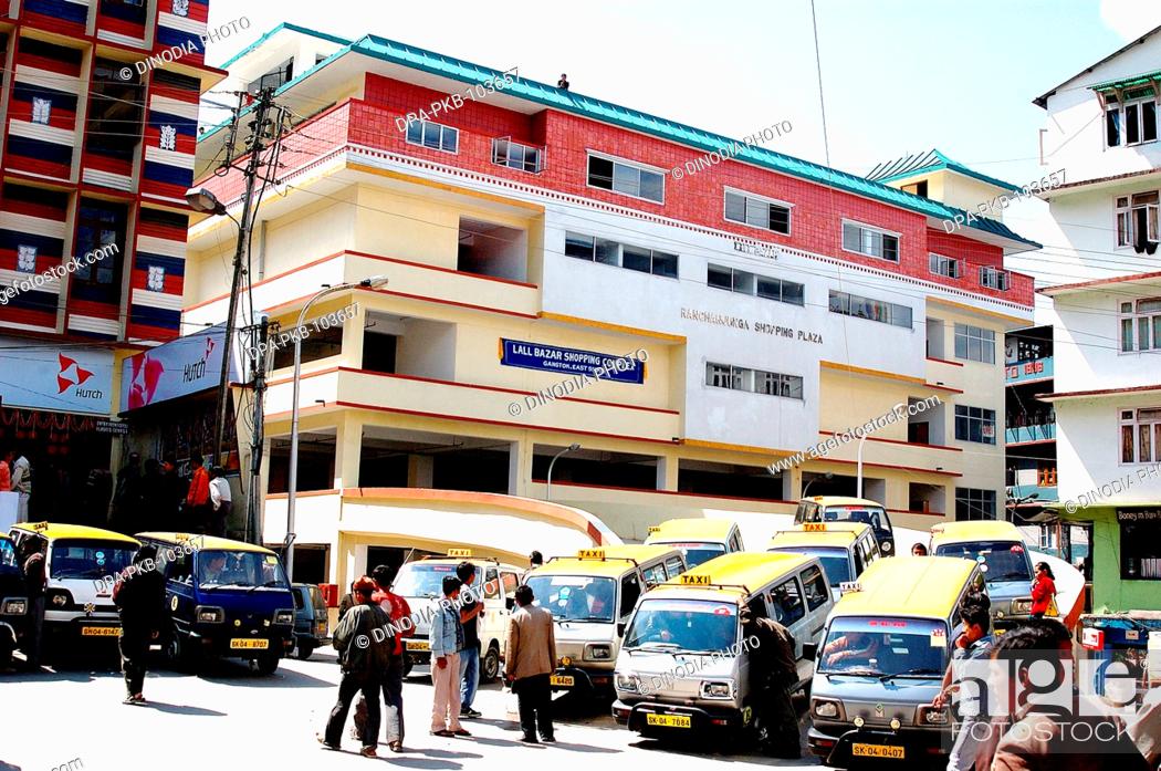 Man Falls To Death From Shopping Complex Building in Gangtok
