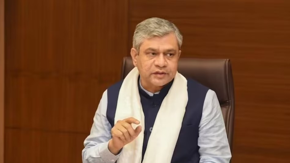 Centre Serious On Deepfakes : Issues 7-Day Ultimatum To Social Media Platforms