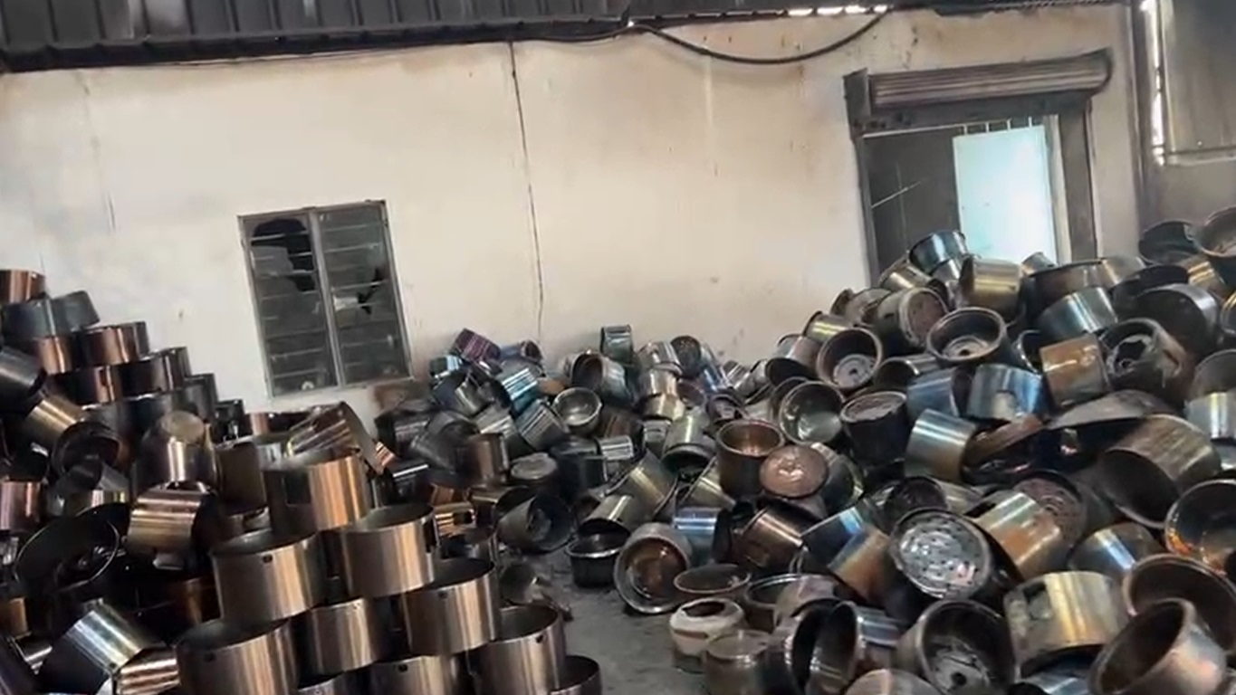 Massive Fire Destroys Rice-Cooker Warehouse in Siliguri’s Naresh More Area