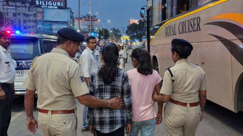 NJP Police rescue two minor girls from Malda in Siliguri suspected online gaming trafficking case