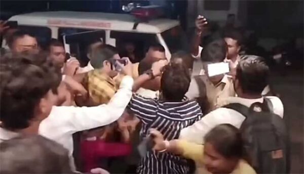 Police action in Khalpara connected with the Sejhal Enterprise journalist assault case in Siliguri Police action in Khalpara connected with the Sejhal Enterprise journalist assault case in Siliguri