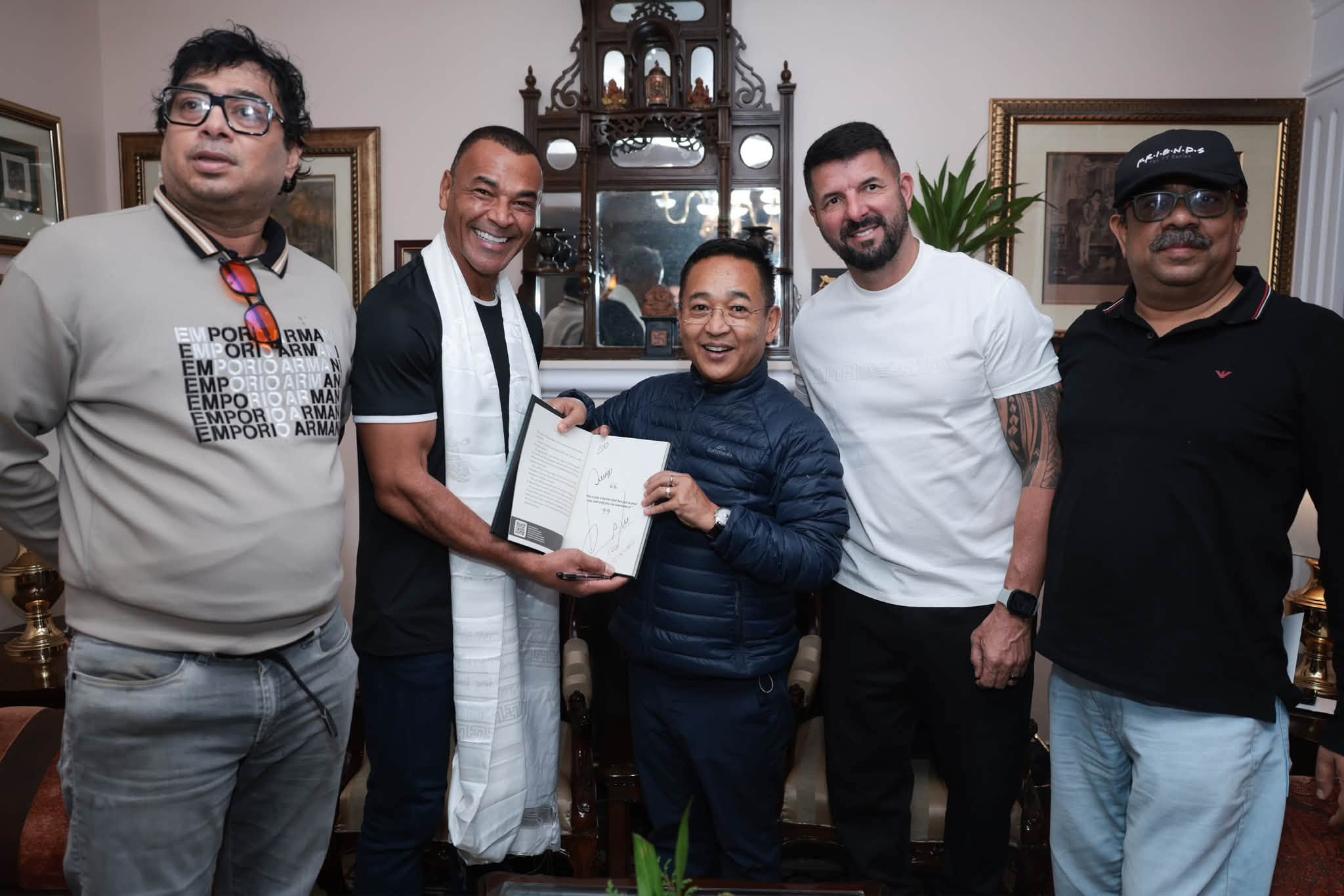 Sikkim CM Prem Singh Tamang meets Brazilian football legend Cafu in Darjeeling